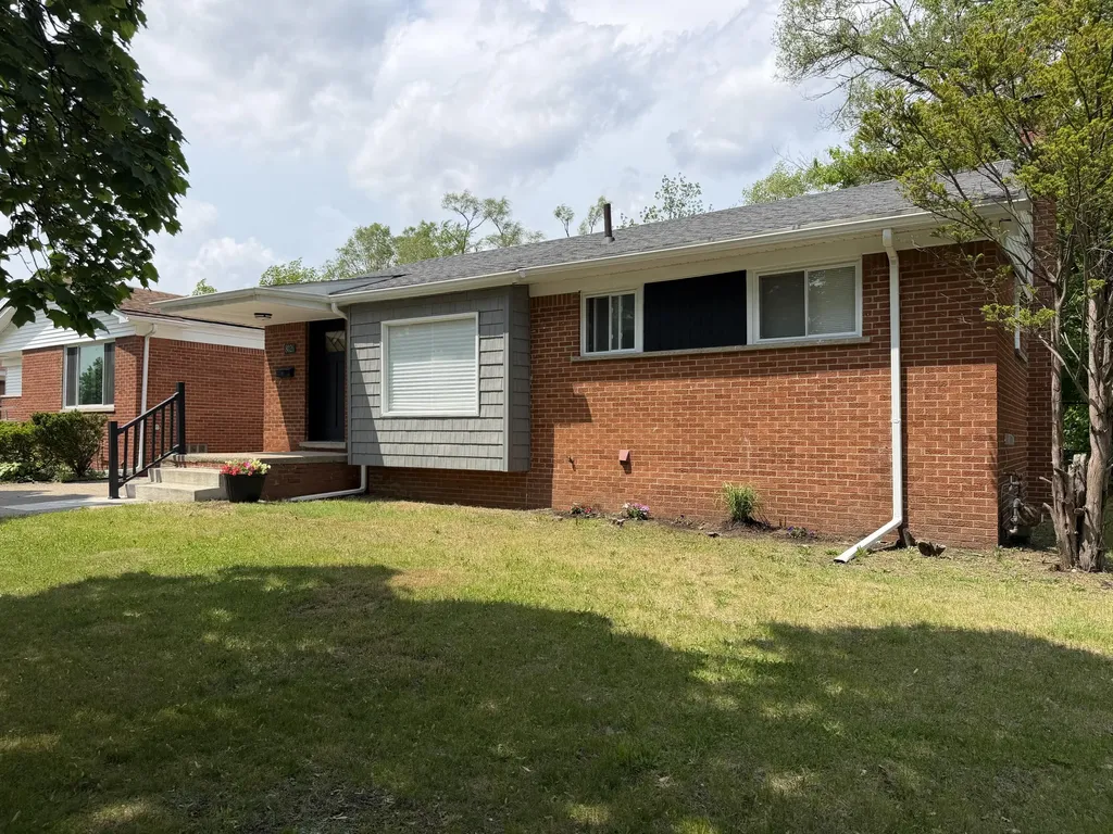 8026 Pembroke Avenue Detroit City MI 48221