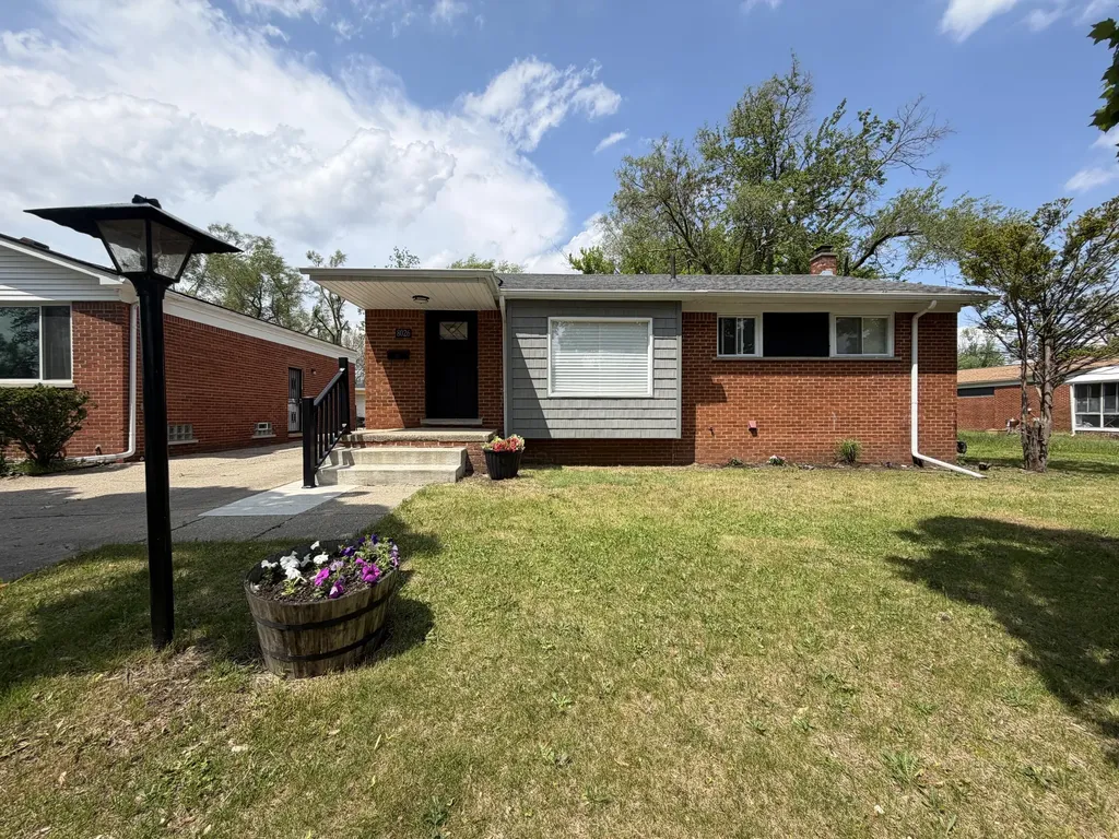 8026 Pembroke Avenue Detroit City MI 48221