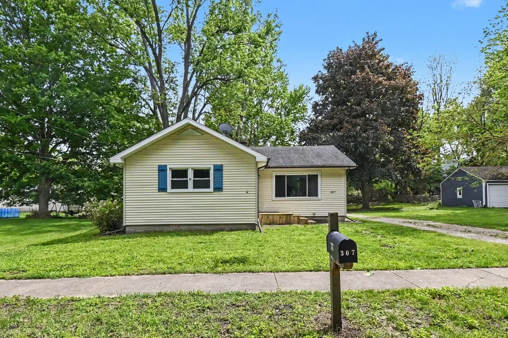 307 Mechanic Street Stockbridge Township MI 49285