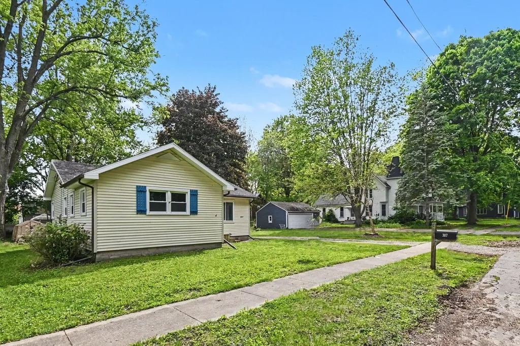 307 Mechanic Street Stockbridge Township MI 49285