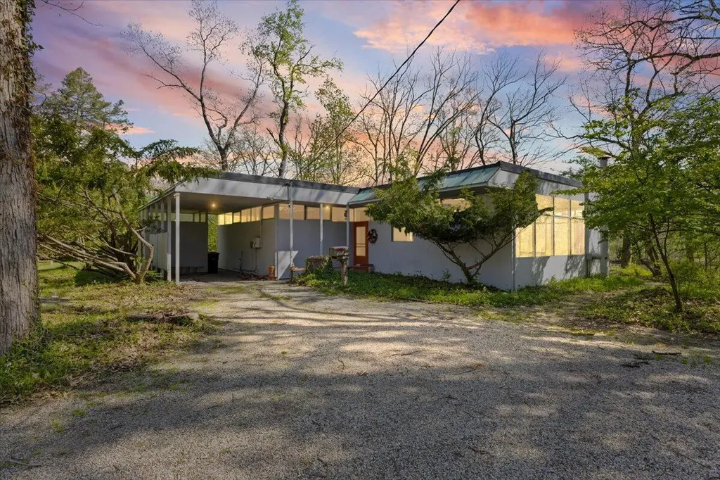 3575 E Huron River Drive Ann Arbor City MI 48104