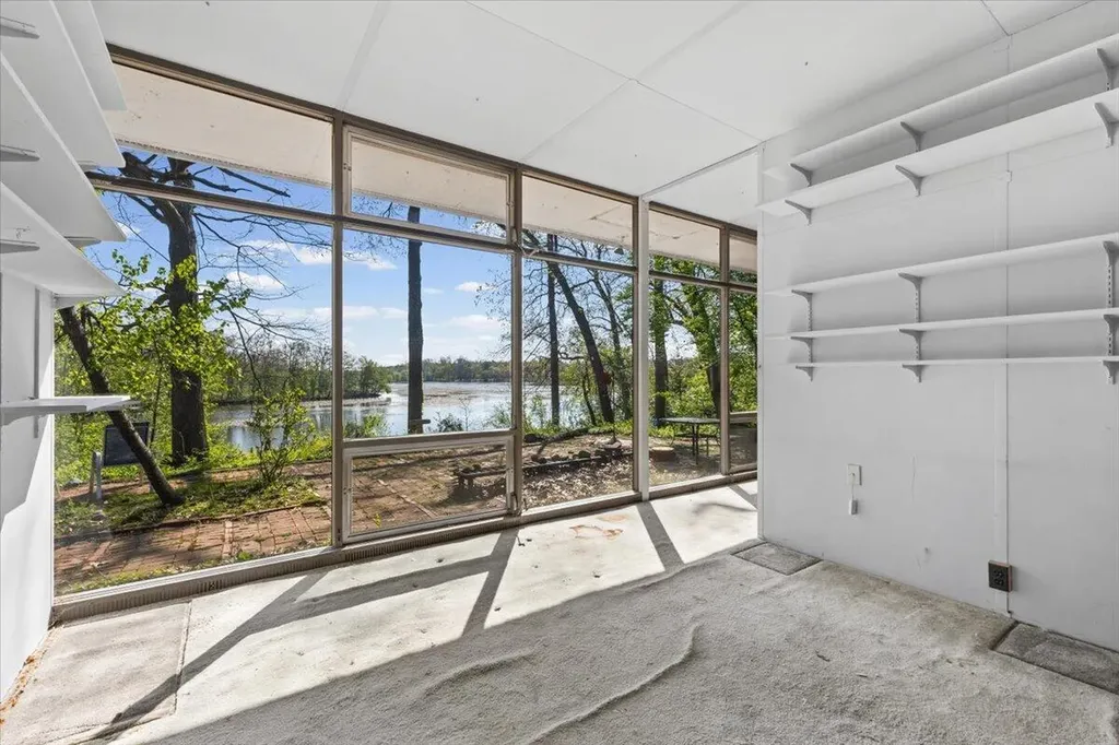 3575 E Huron River Drive Ann Arbor City MI 48104