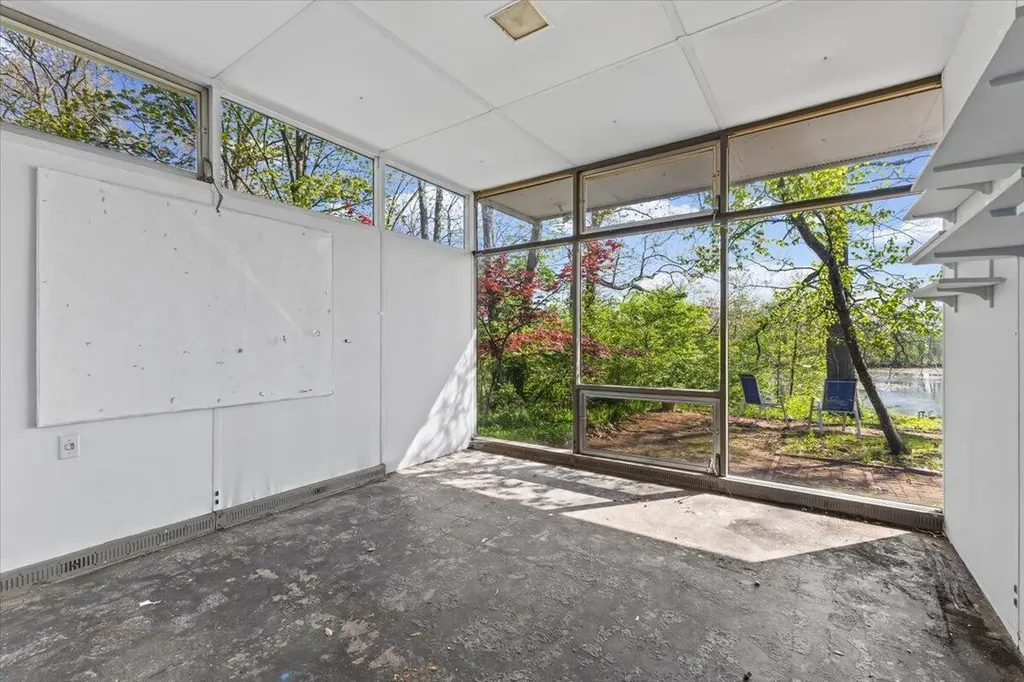 3575 E Huron River Drive Ann Arbor City MI 48104