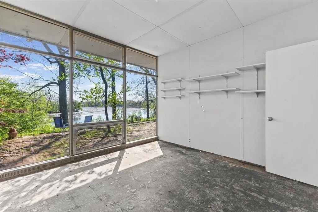 3575 E Huron River Drive Ann Arbor City MI 48104