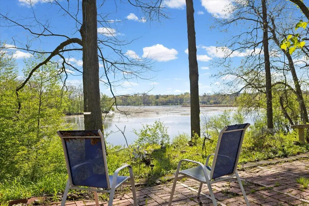 3575 E Huron River Drive Ann Arbor City MI 48104