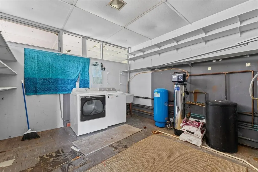 3575 E Huron River Drive Ann Arbor City MI 48104