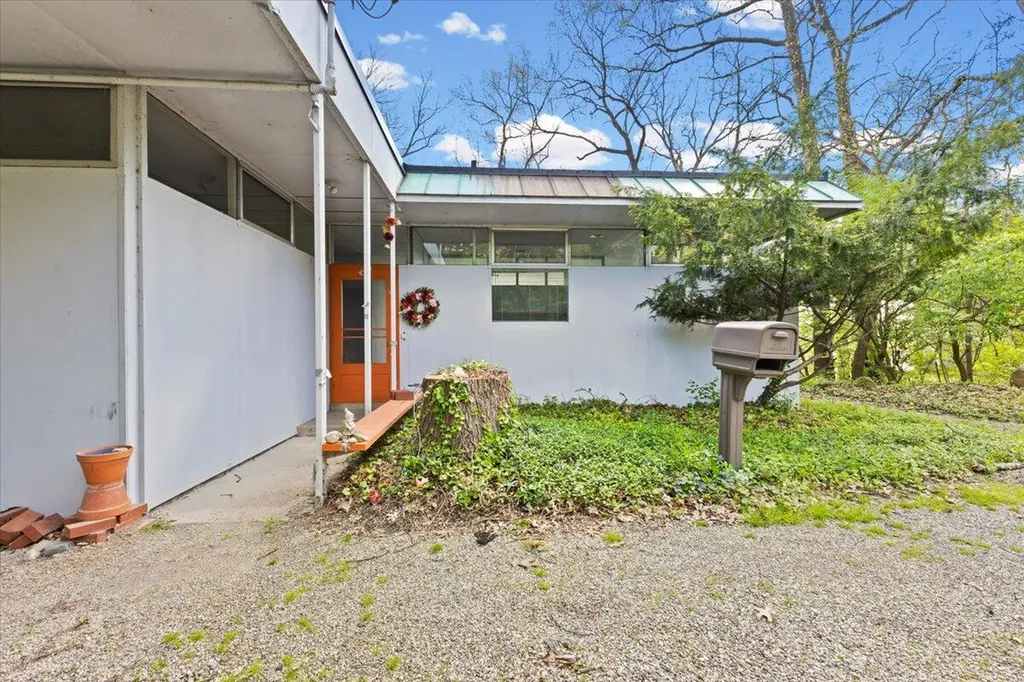 3575 E Huron River Drive Ann Arbor City MI 48104