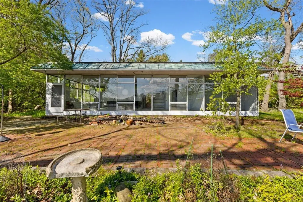 3575 E Huron River Drive Ann Arbor City MI 48104