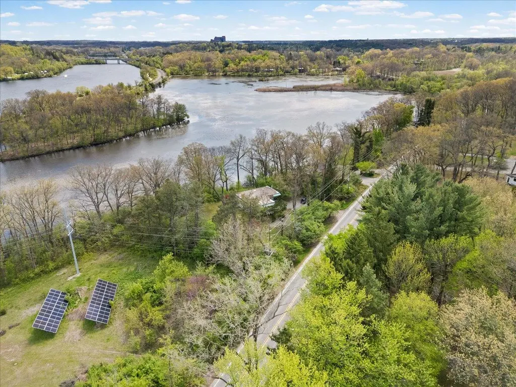 3575 E Huron River Drive Ann Arbor City MI 48104
