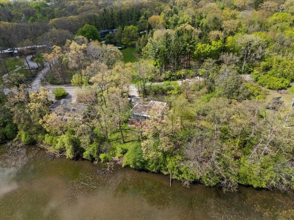3575 E Huron River Drive Ann Arbor City MI 48104