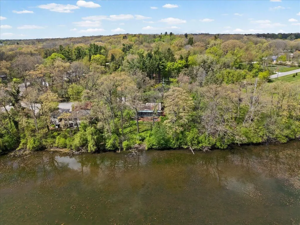 3575 E Huron River Drive Ann Arbor City MI 48104