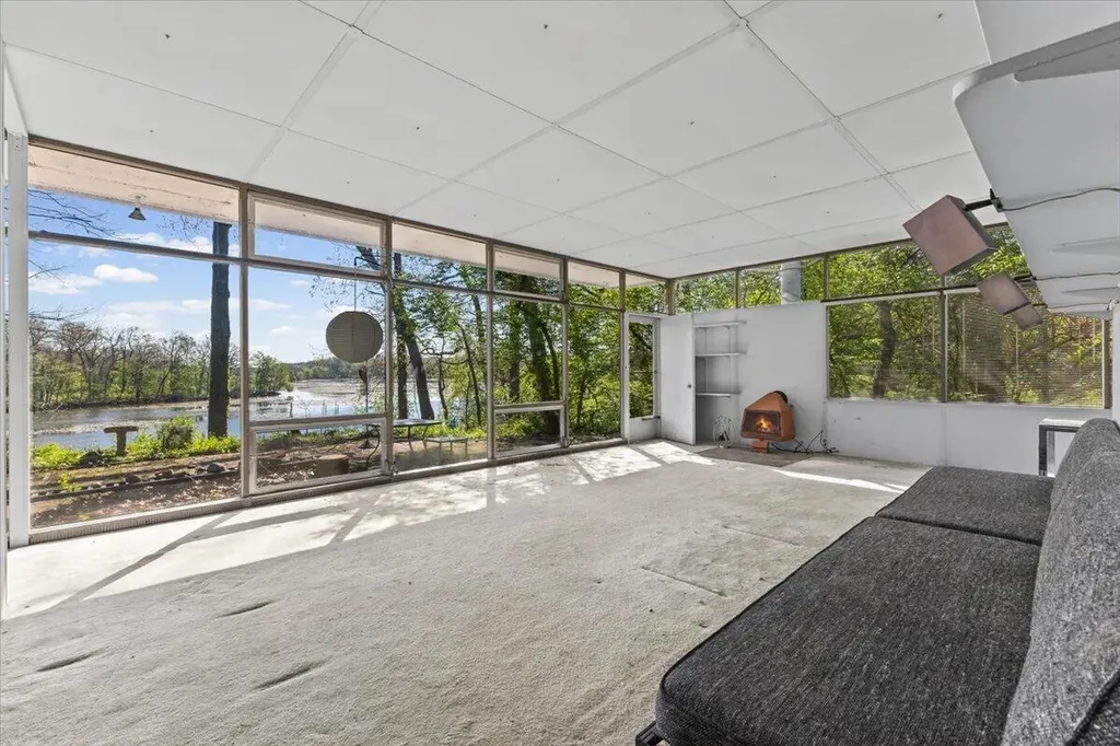 3575 E Huron River Drive Ann Arbor City MI 48104