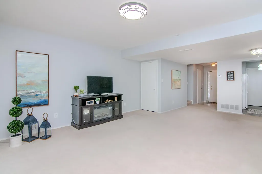3017 Lakehaven Court Ann Arbor City MI 48105