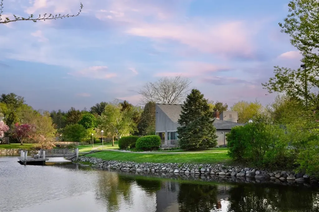 3017 Lakehaven Court Ann Arbor City MI 48105