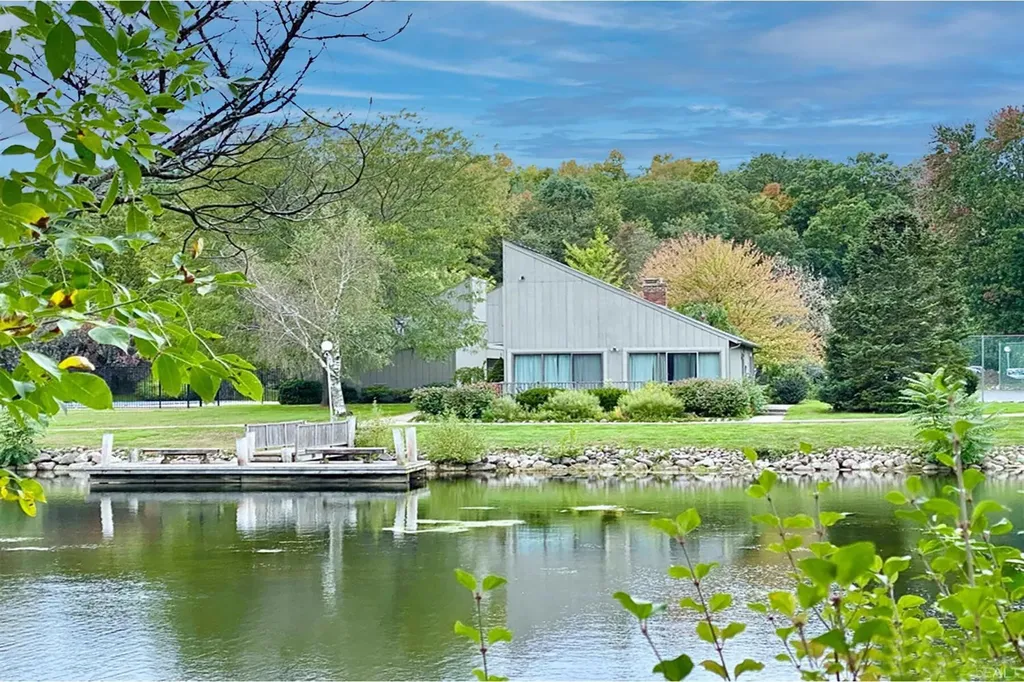 3017 Lakehaven Court Ann Arbor City MI 48105