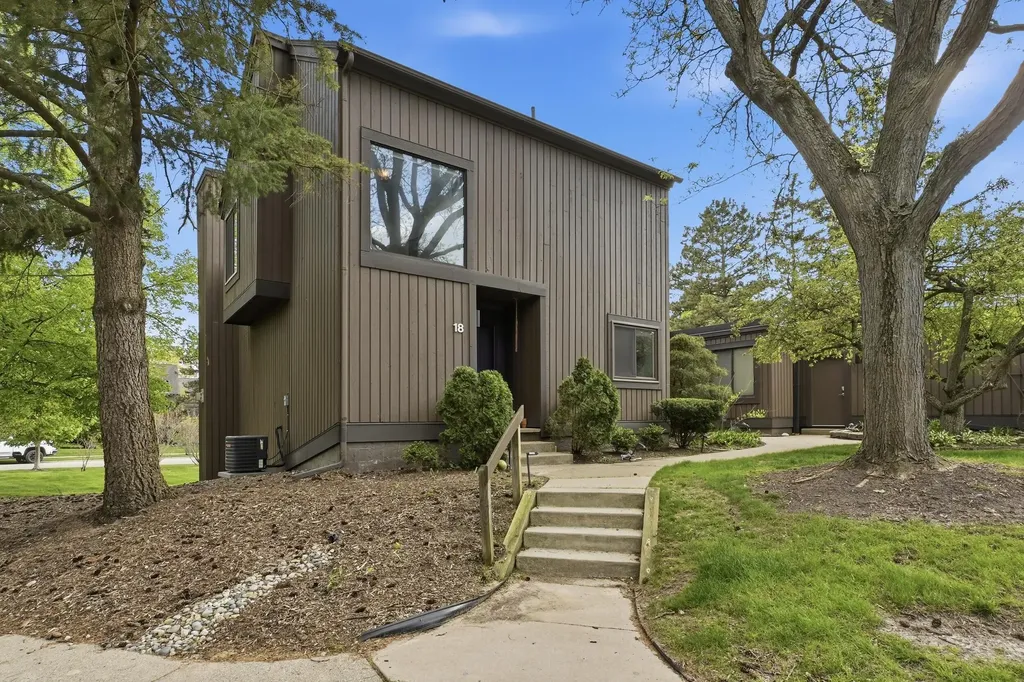 18 Northwick Court Ann Arbor City MI 48105