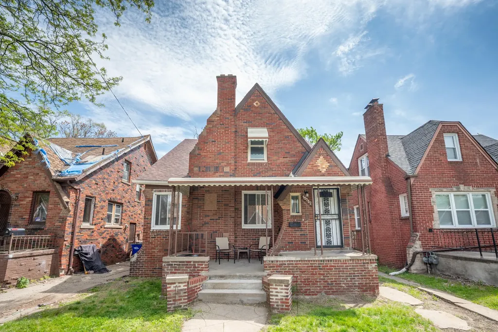15752 Ward Avenue Detroit City MI 48227