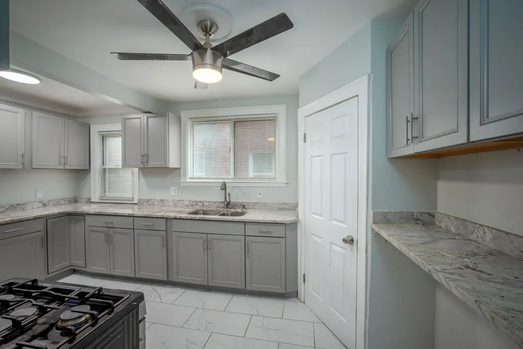 15752 Ward Avenue Detroit City MI 48227