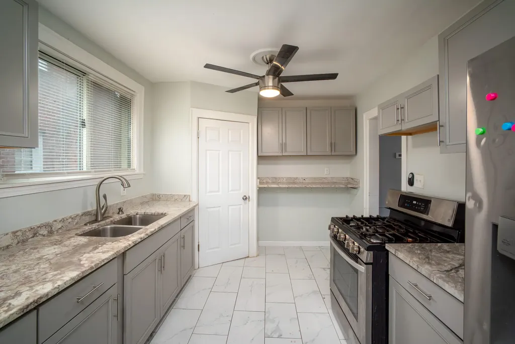 15752 Ward Avenue Detroit City MI 48227