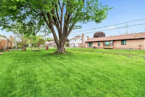 37658 Ladywood Livonia City MI 48154