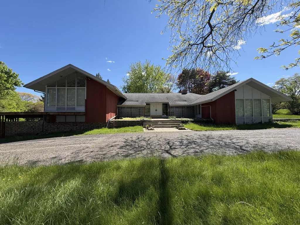 1322 Woodkrest Drive Flint Charter Township MI 48532