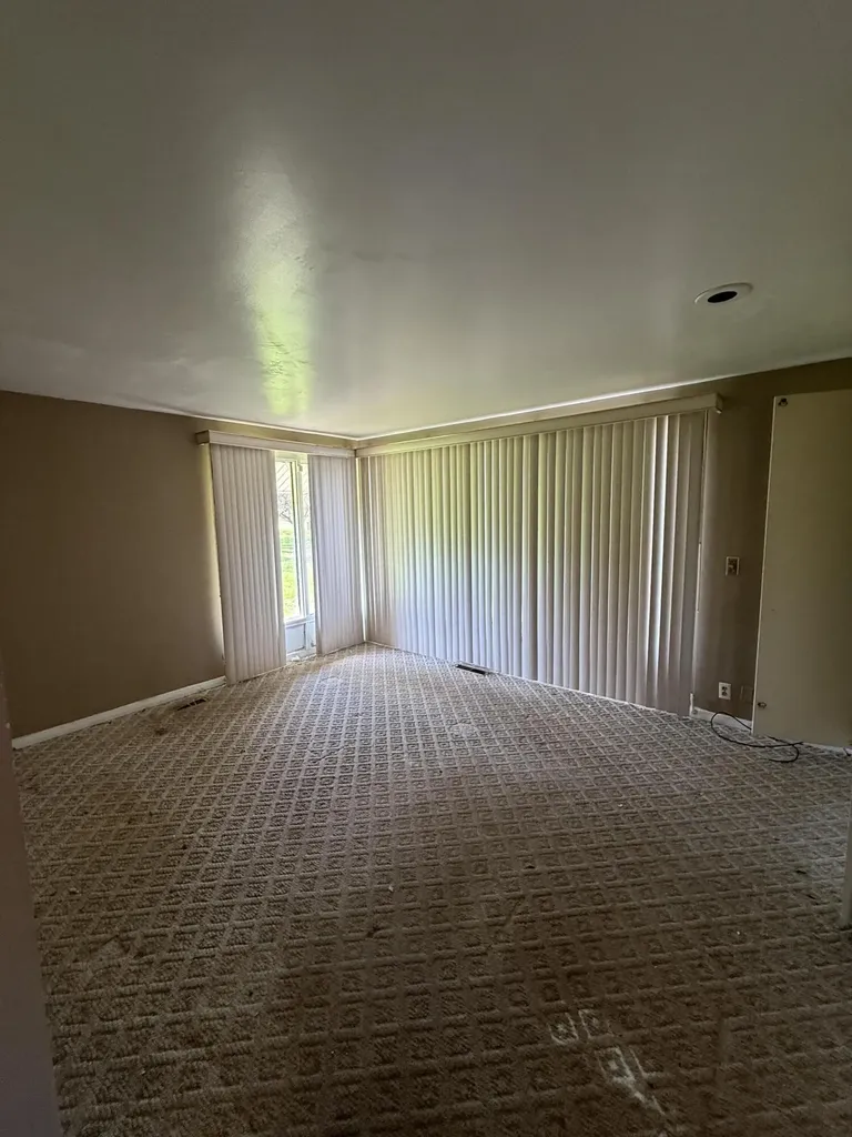 1322 Woodkrest Drive Flint Charter Township MI 48532
