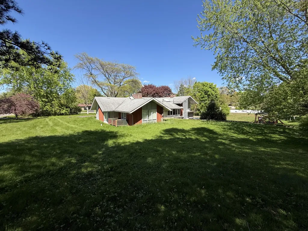 1322 Woodkrest Drive Flint Charter Township MI 48532