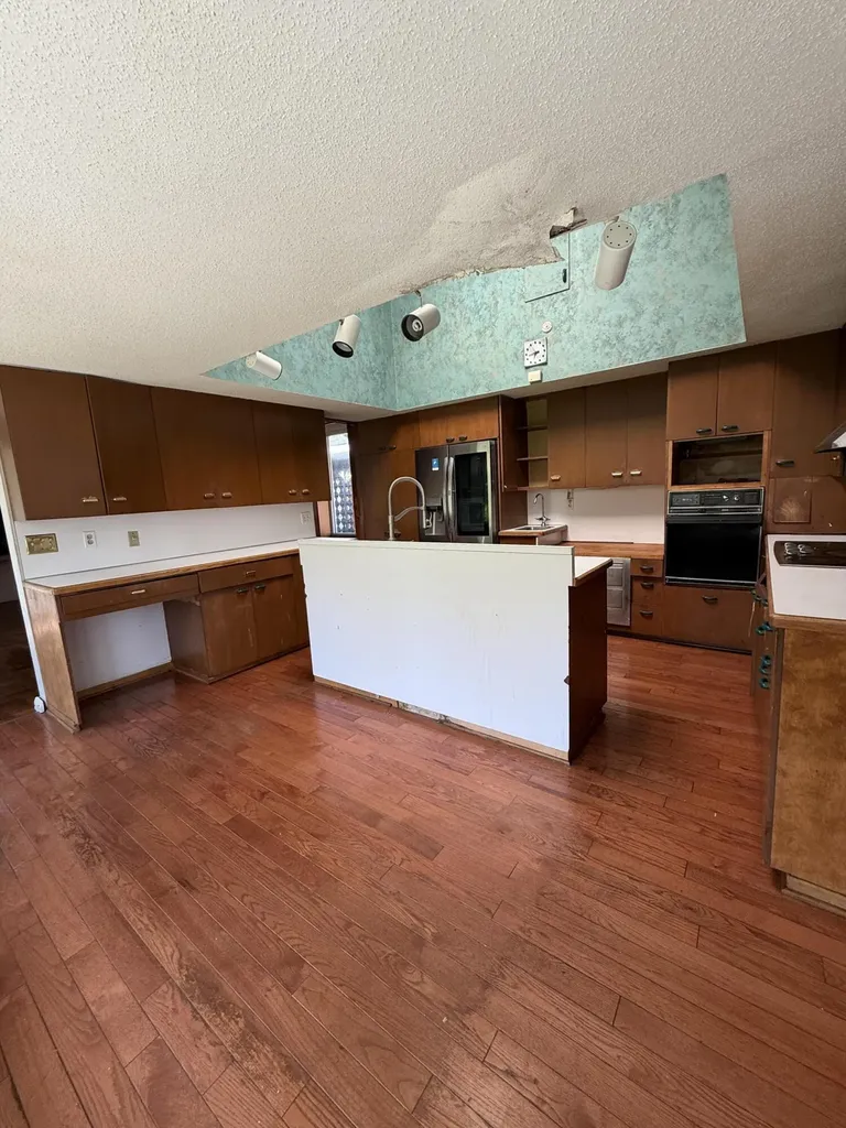 1322 Woodkrest Drive Flint Charter Township MI 48532