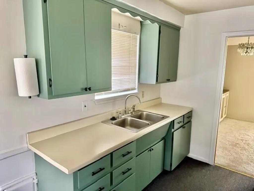 27669 Mackenzie Court Westland City MI 48185