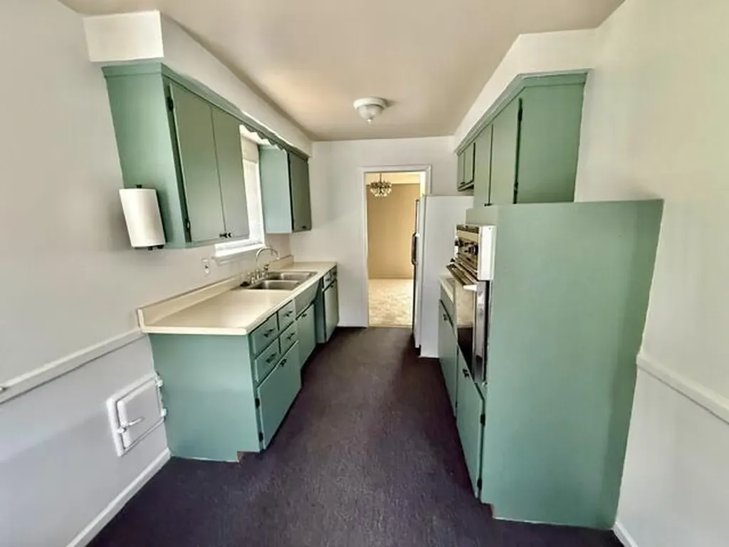 27669 Mackenzie Court Westland City MI 48185