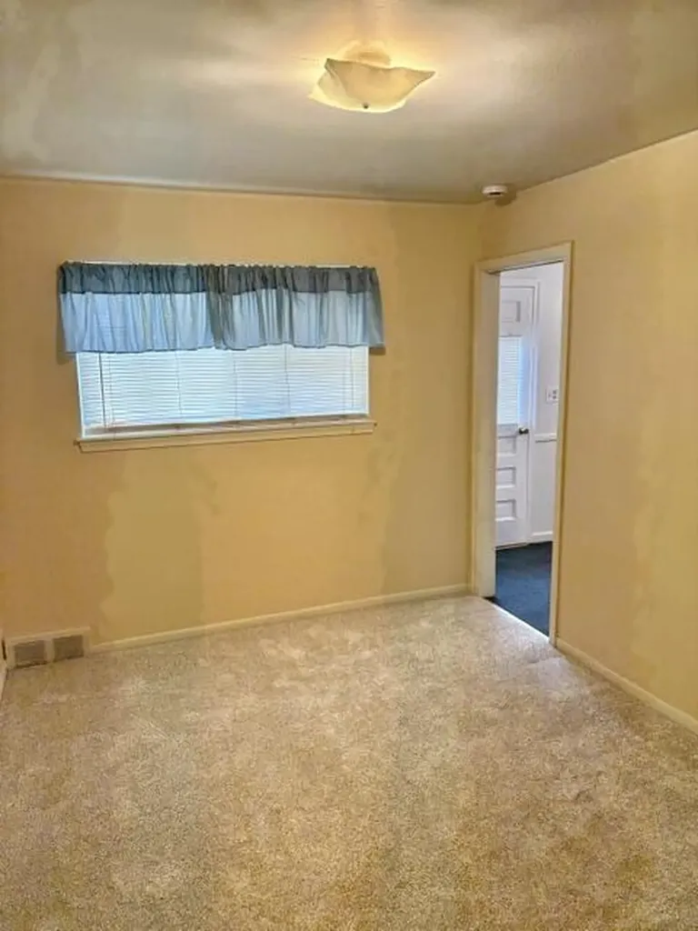 27669 Mackenzie Court Westland City MI 48185