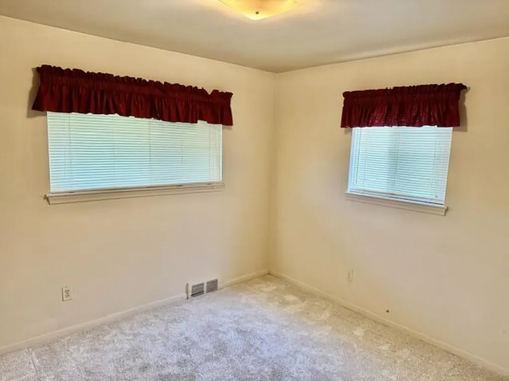27669 Mackenzie Court Westland City MI 48185