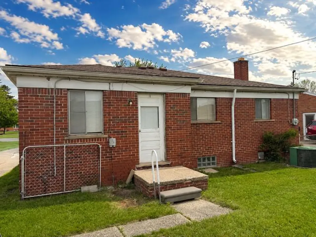 27669 Mackenzie Court Westland City MI 48185