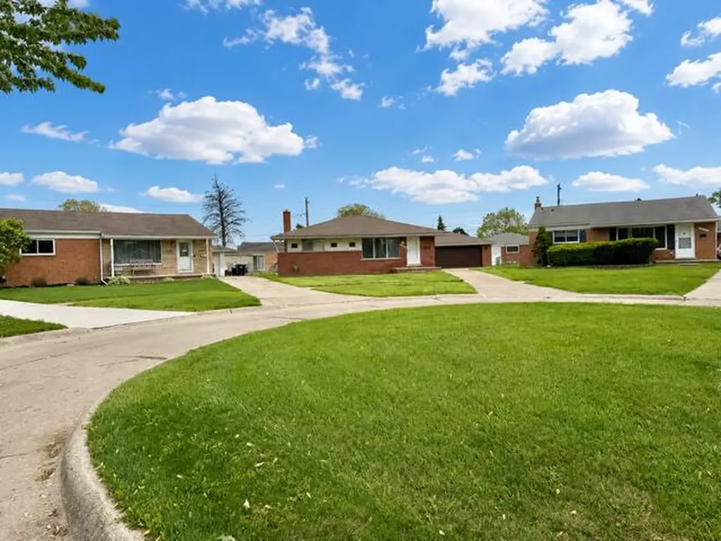 27669 Mackenzie Court Westland City MI 48185