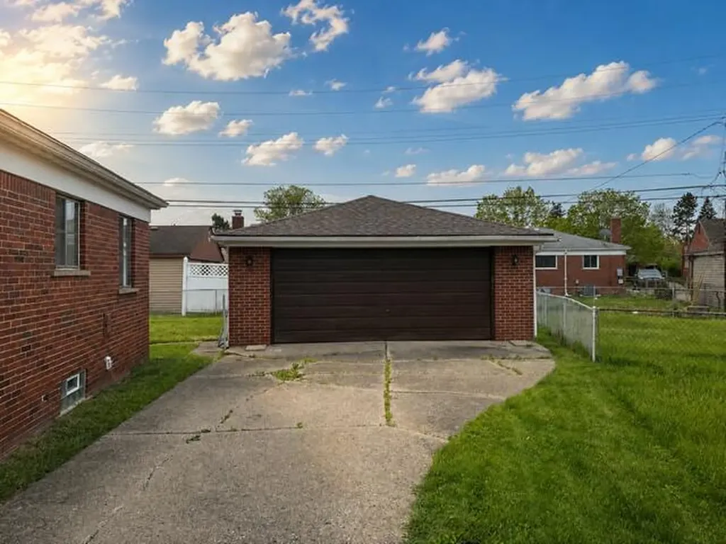 27669 Mackenzie Court Westland City MI 48185