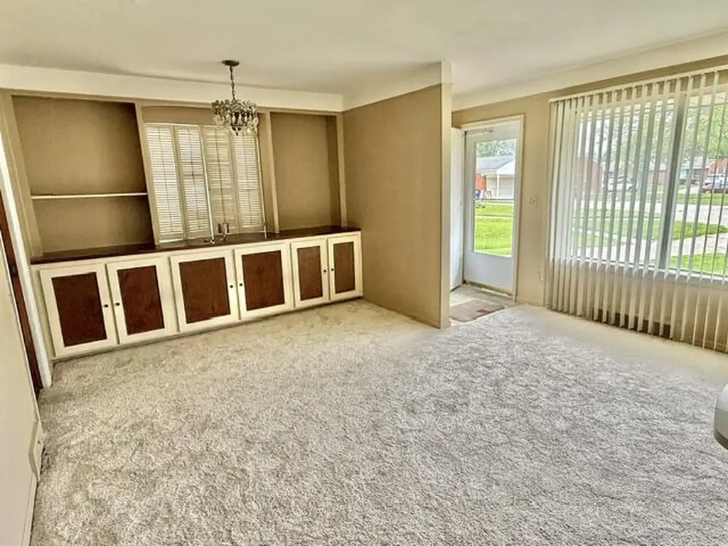 27669 Mackenzie Court Westland City MI 48185