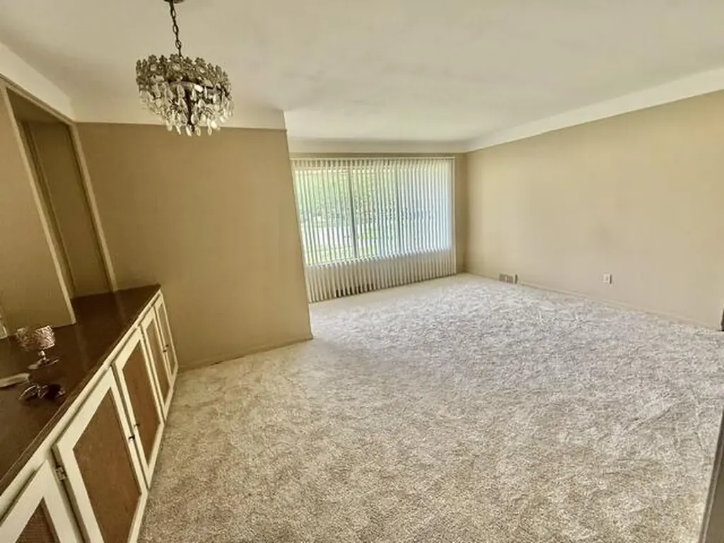27669 Mackenzie Court Westland City MI 48185