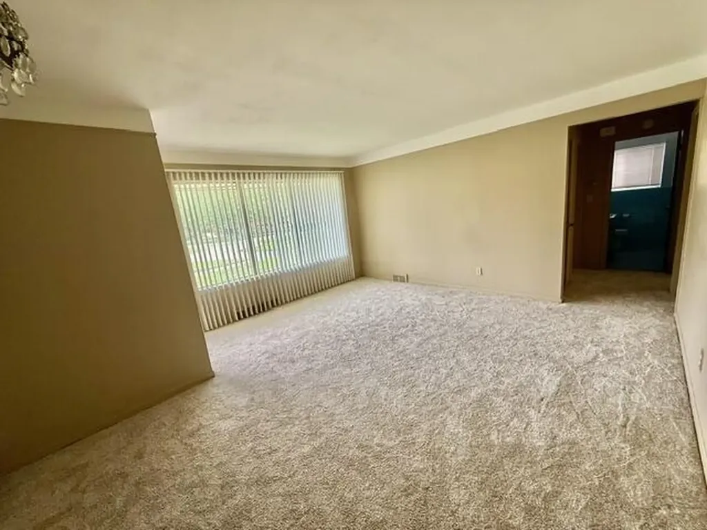 27669 Mackenzie Court Westland City MI 48185