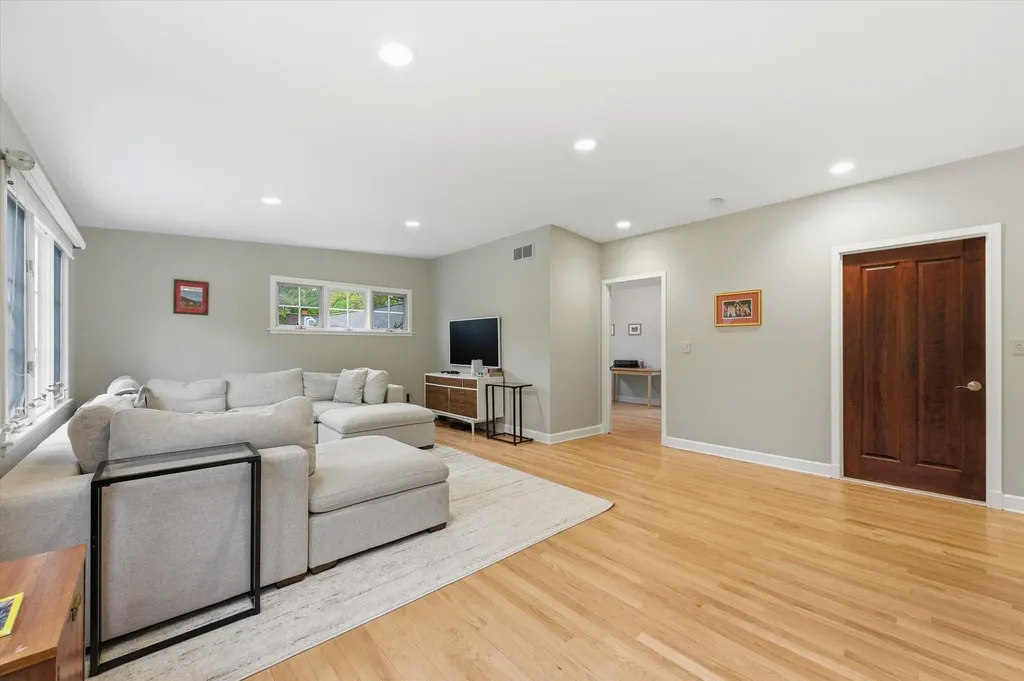 1041 Heather Way Ann Arbor City MI 48104