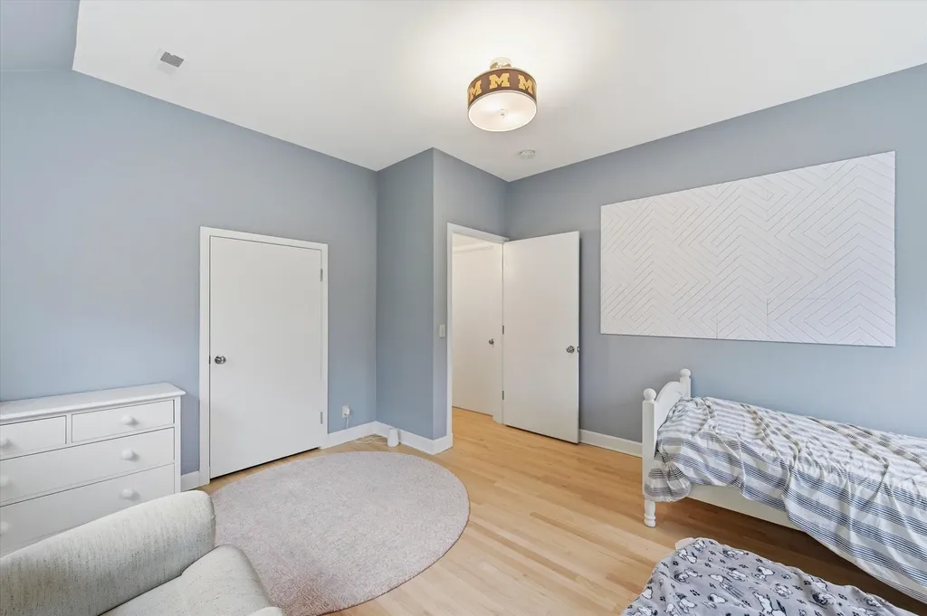 1041 Heather Way Ann Arbor City MI 48104
