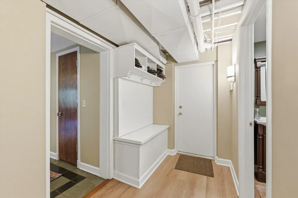 1041 Heather Way Ann Arbor City MI 48104