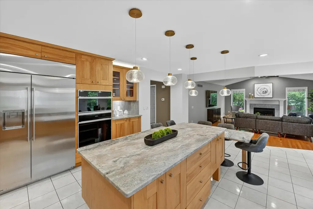 1452 Lockmoor Drive Troy City MI 48084