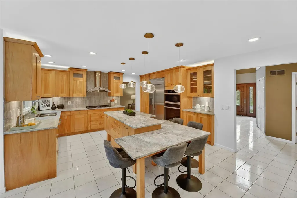 1452 Lockmoor Drive Troy City MI 48084