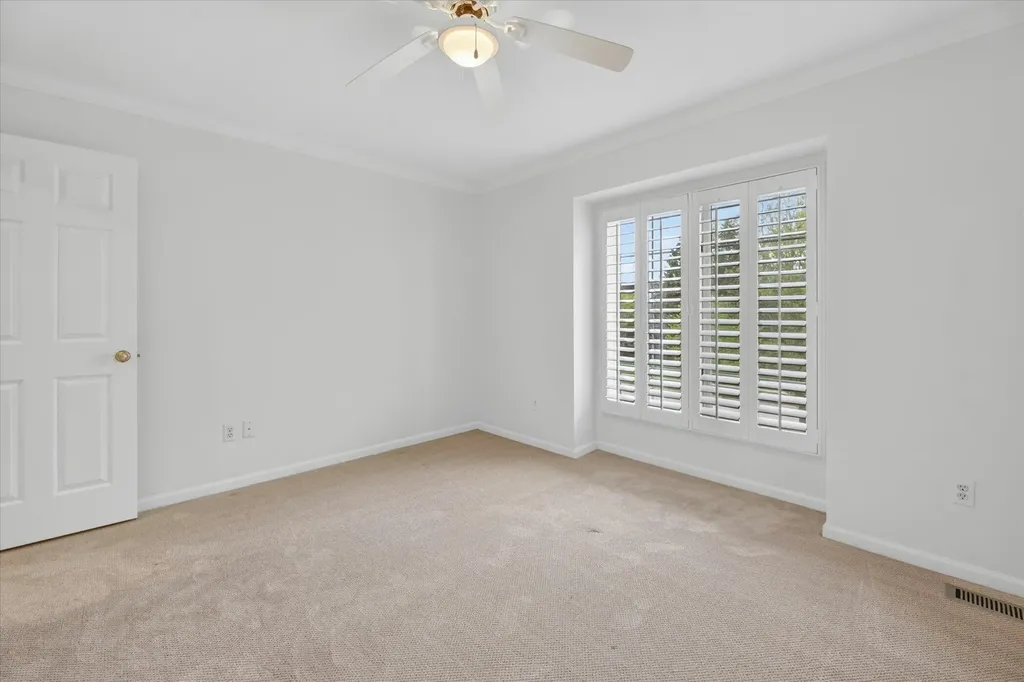 1452 Lockmoor Drive Troy City MI 48084