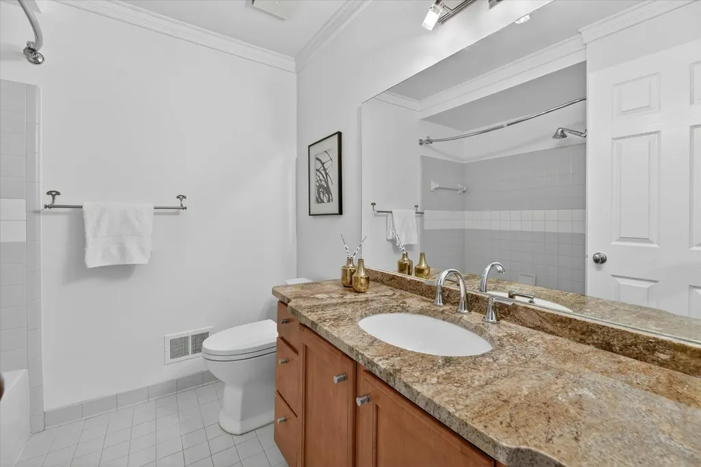 1452 Lockmoor Drive Troy City MI 48084