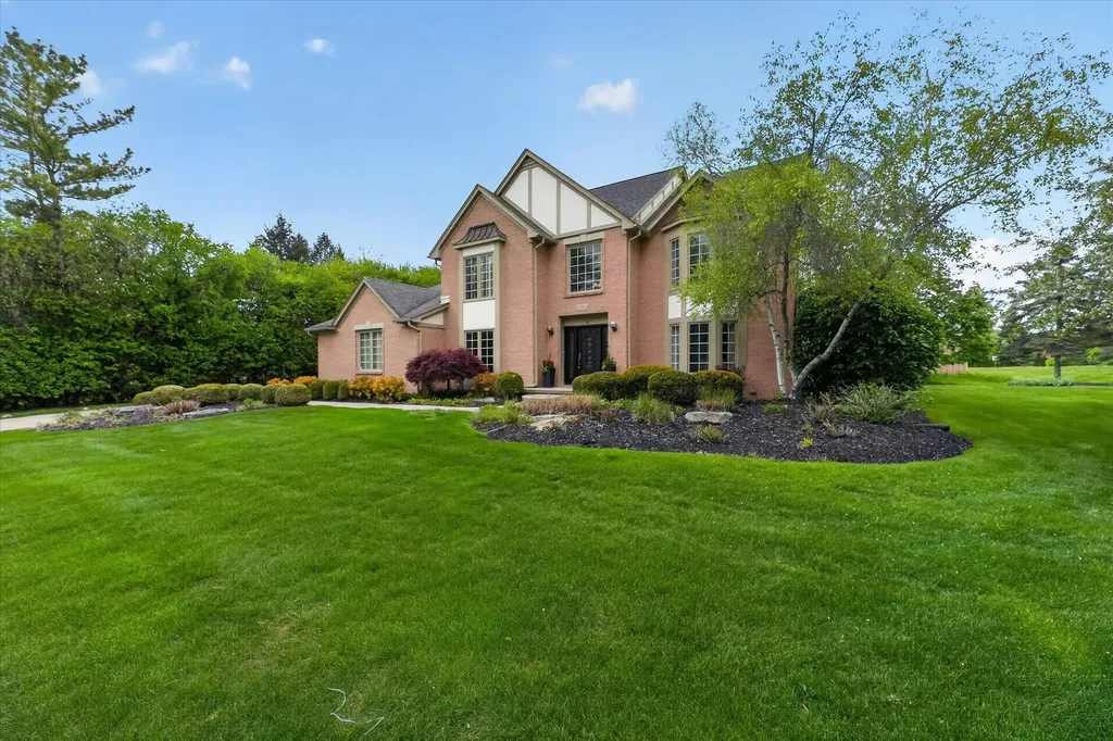 1452 Lockmoor Drive Troy City MI 48084