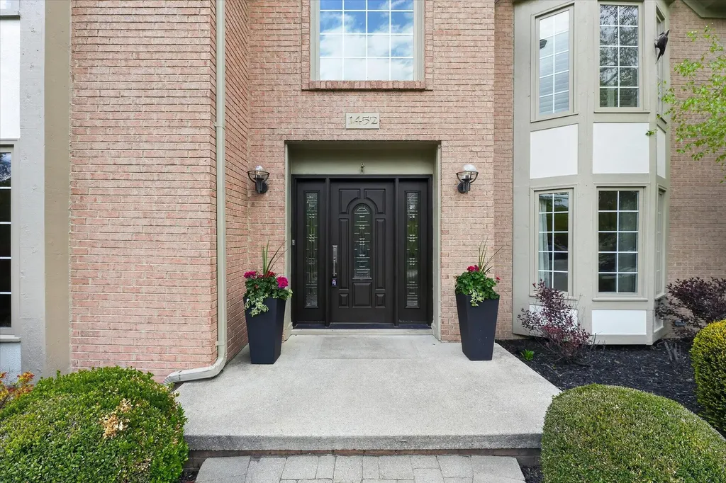 1452 Lockmoor Drive Troy City MI 48084