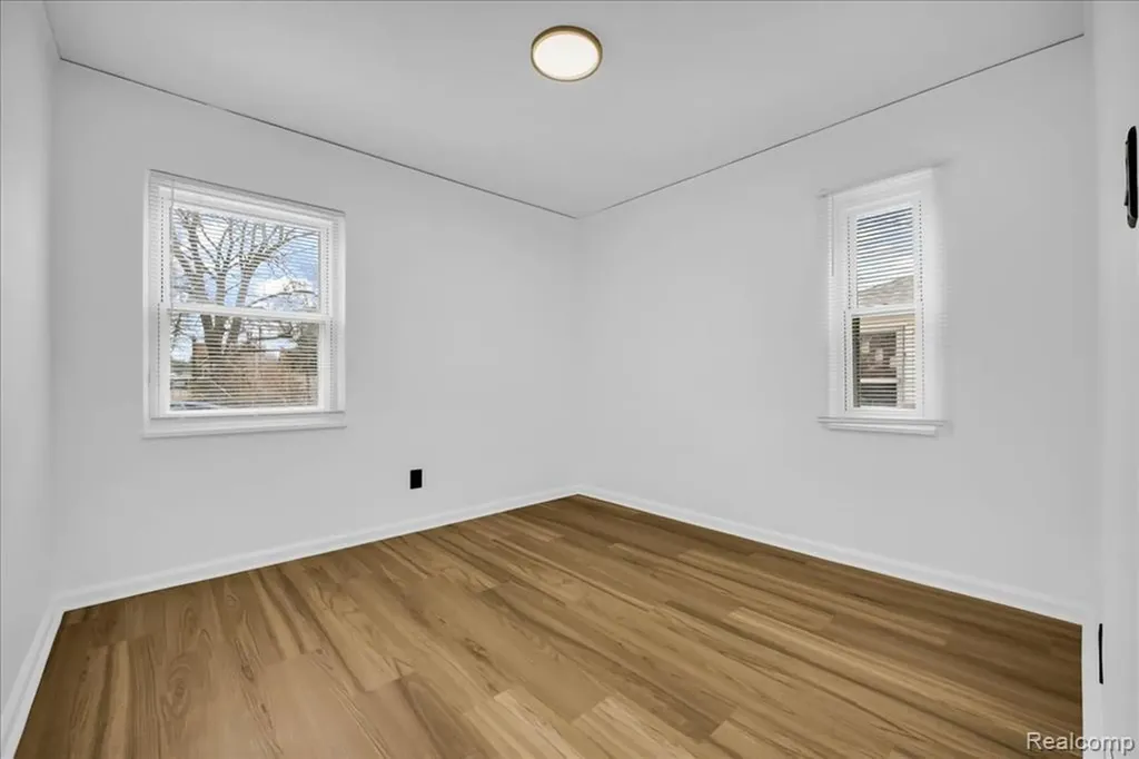 8603 Whitcomb Detroit City MI 48228