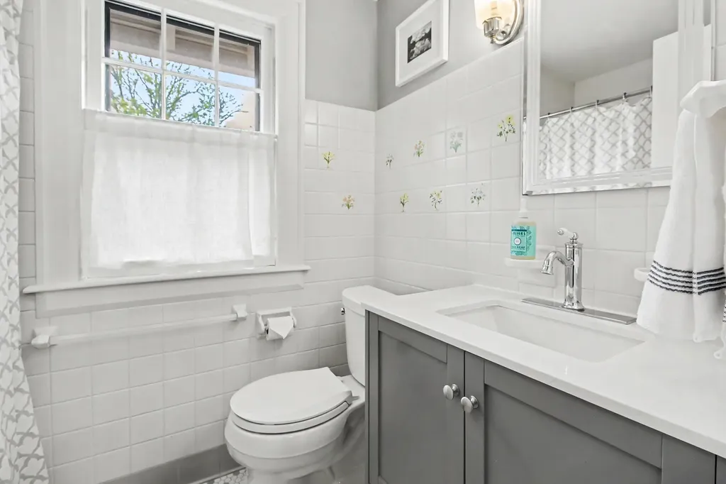 2105 Devonshire Road Ann Arbor City MI 48104