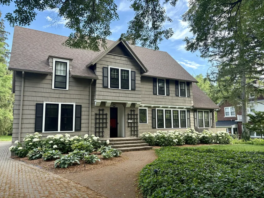 2105 Devonshire Road Ann Arbor City MI 48104